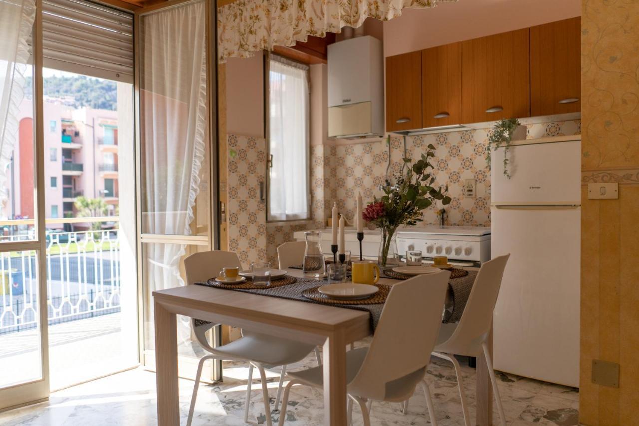 דירות Pietra Ligure Downtown Convenience -Free Parking מראה חיצוני תמונה